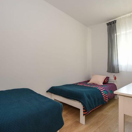Apartments Milena 8 Мандре Екстериор снимка