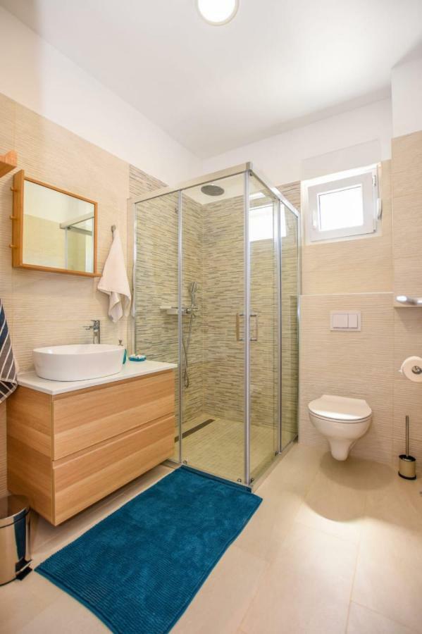 Apartments Milena 8 Мандре Екстериор снимка