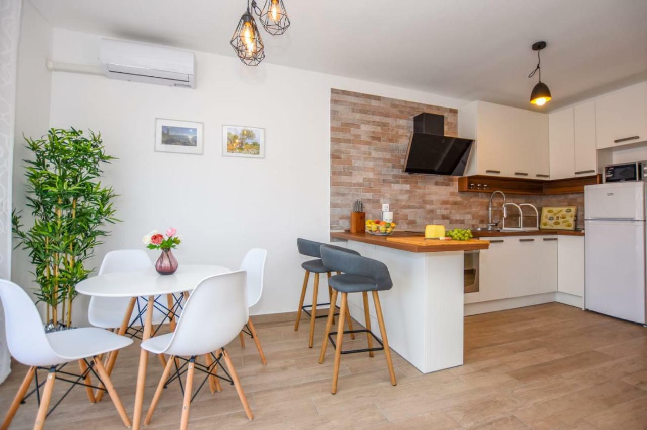 Apartments Milena 8 Мандре Екстериор снимка