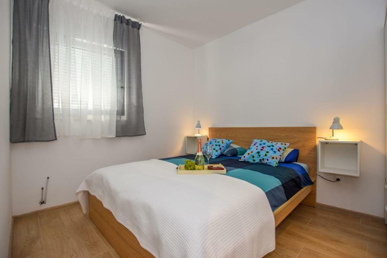 Apartments Milena 8 Мандре Екстериор снимка