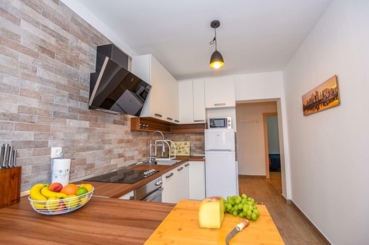 Apartments Milena 8 Мандре Екстериор снимка