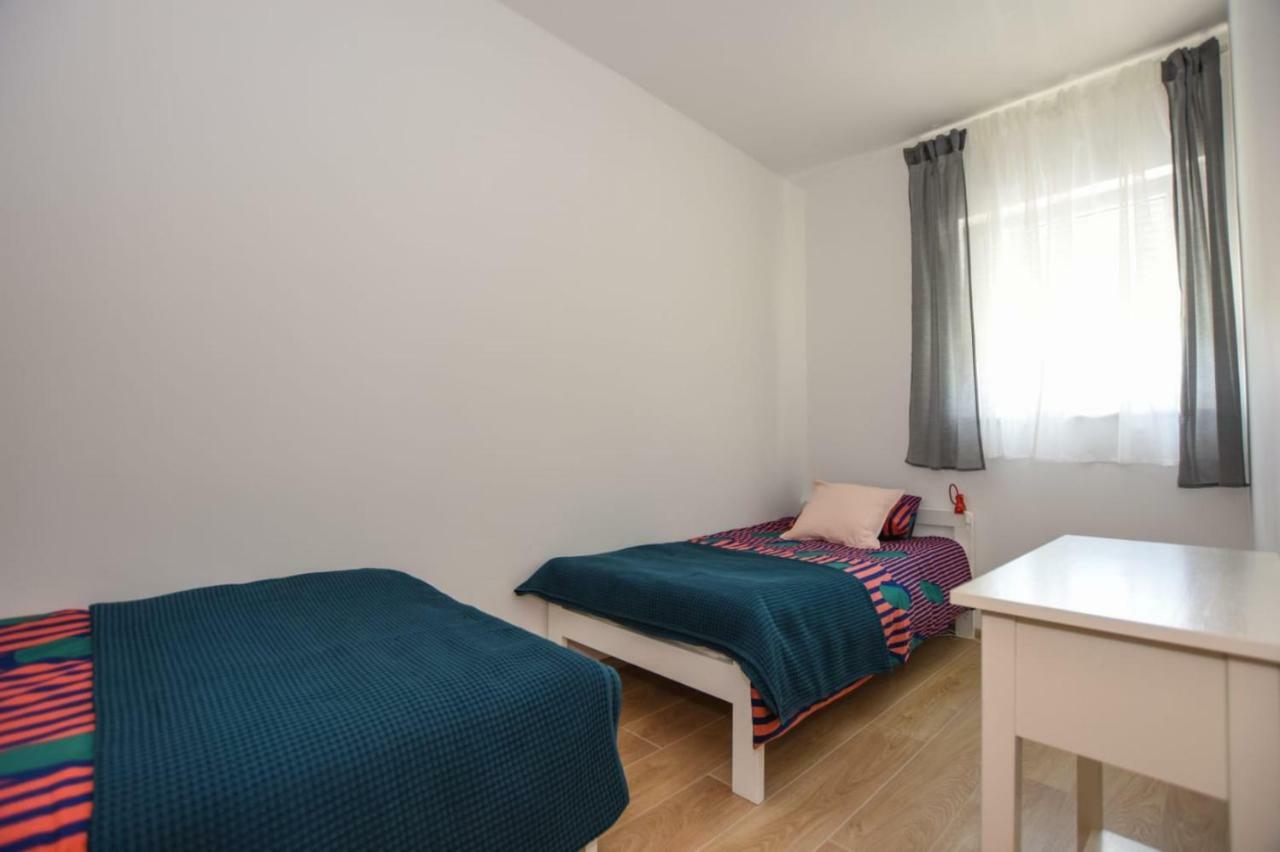 Apartments Milena 8 Мандре Екстериор снимка