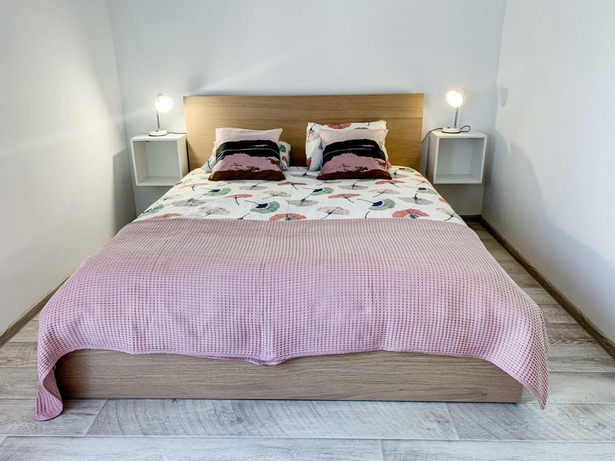 Apartments Milena 8 Мандре Екстериор снимка