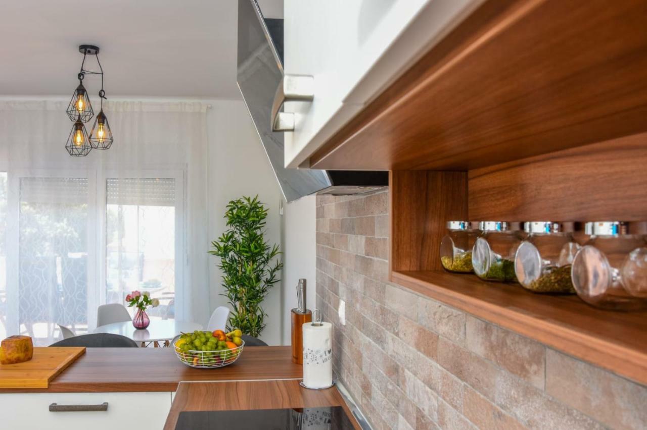 Apartments Milena 8 Мандре Екстериор снимка